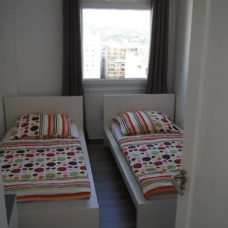 Modern Ausgestattete Ferienwohnung Mit Gemeinschaftspool Und Grossem Balkon Mit Herrlicher Aussicht